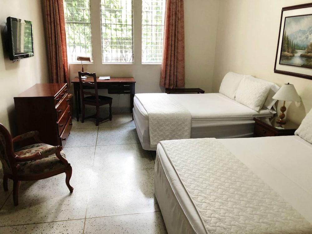 Stein Colonial Hotel