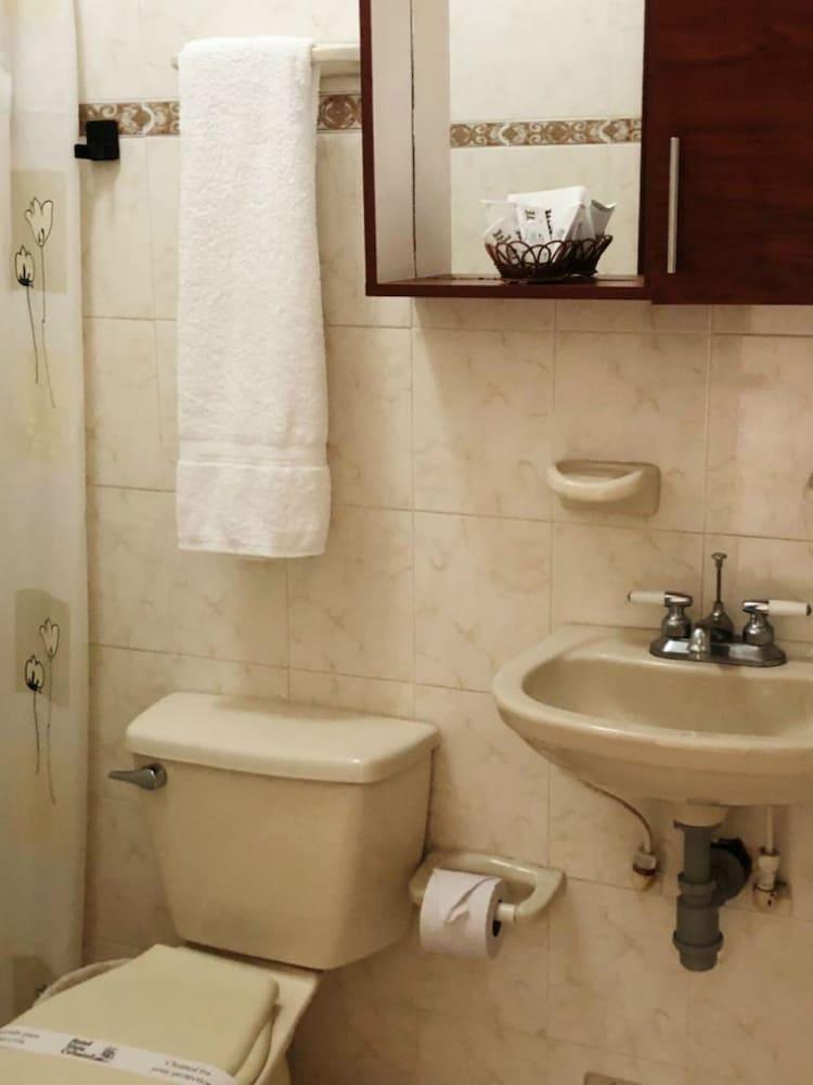 Stein Colonial Hotel 3*